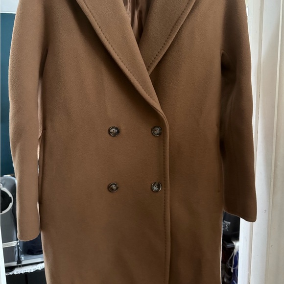 Babaton Camel Double-Breasted Slouch Coat: Aritzia - Picture 3 of 9
